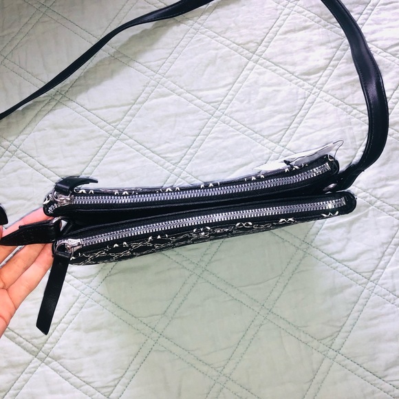 Nine West crossbody - Picture 3 of 5